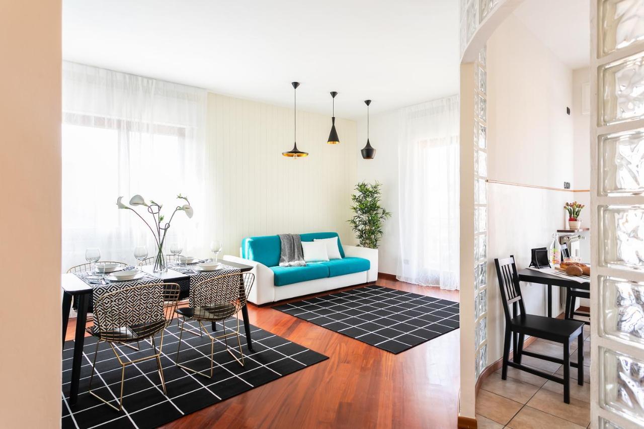 Santa Chiara Apartment By MyhomeinΌπως Εξωτερικό φωτογραφία