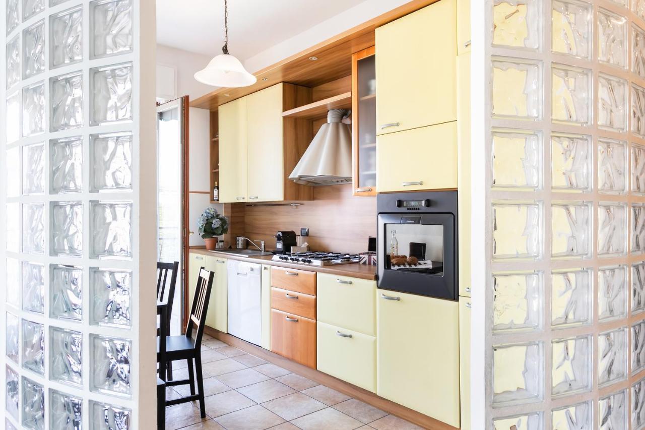 Santa Chiara Apartment By MyhomeinΌπως Εξωτερικό φωτογραφία