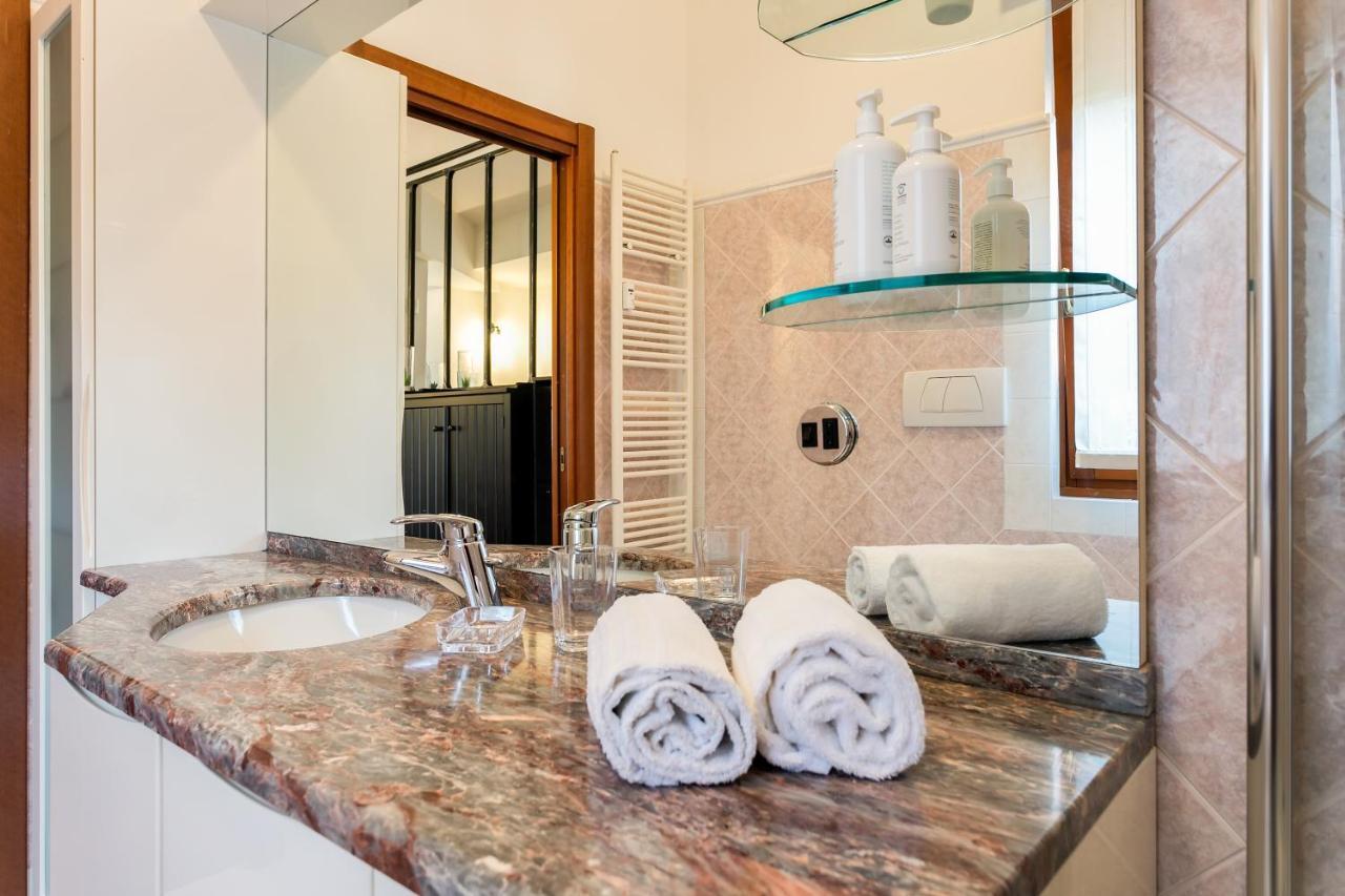 Santa Chiara Apartment By MyhomeinΌπως Εξωτερικό φωτογραφία